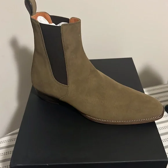 THE OLIVE GRANADA CHELSEA BOOTS limited edition